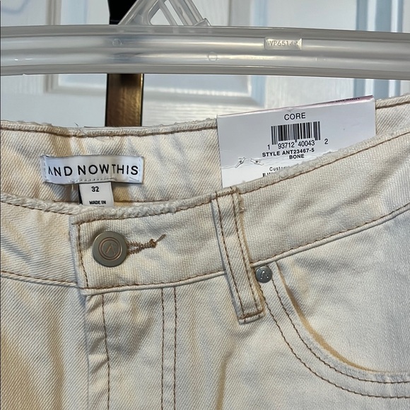 Vintage Cream Relaxed Fit Jeans with Knee Distressing - Picture 2 of 6